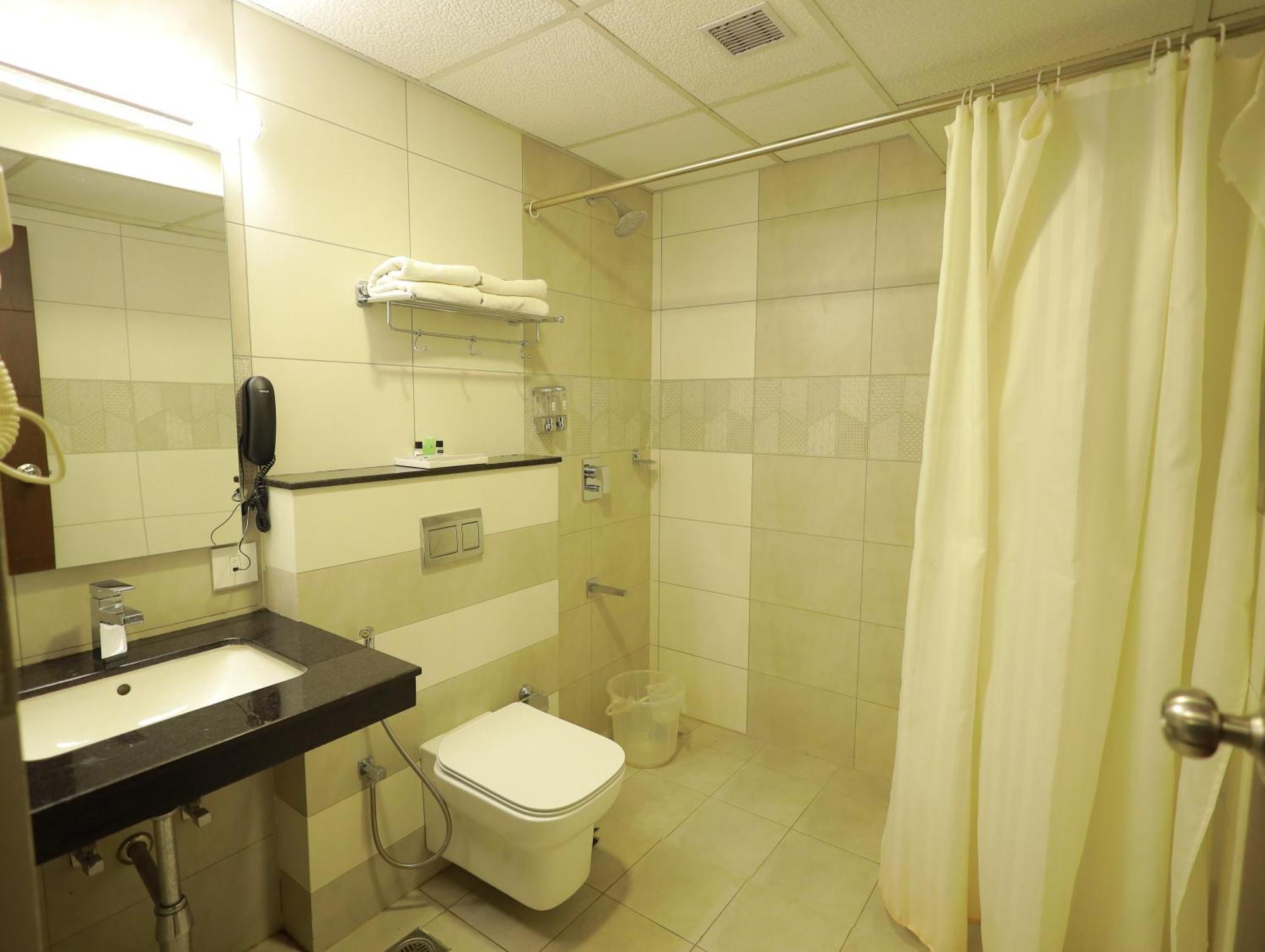 Kochi Arctic Hotel מראה חיצוני תמונה